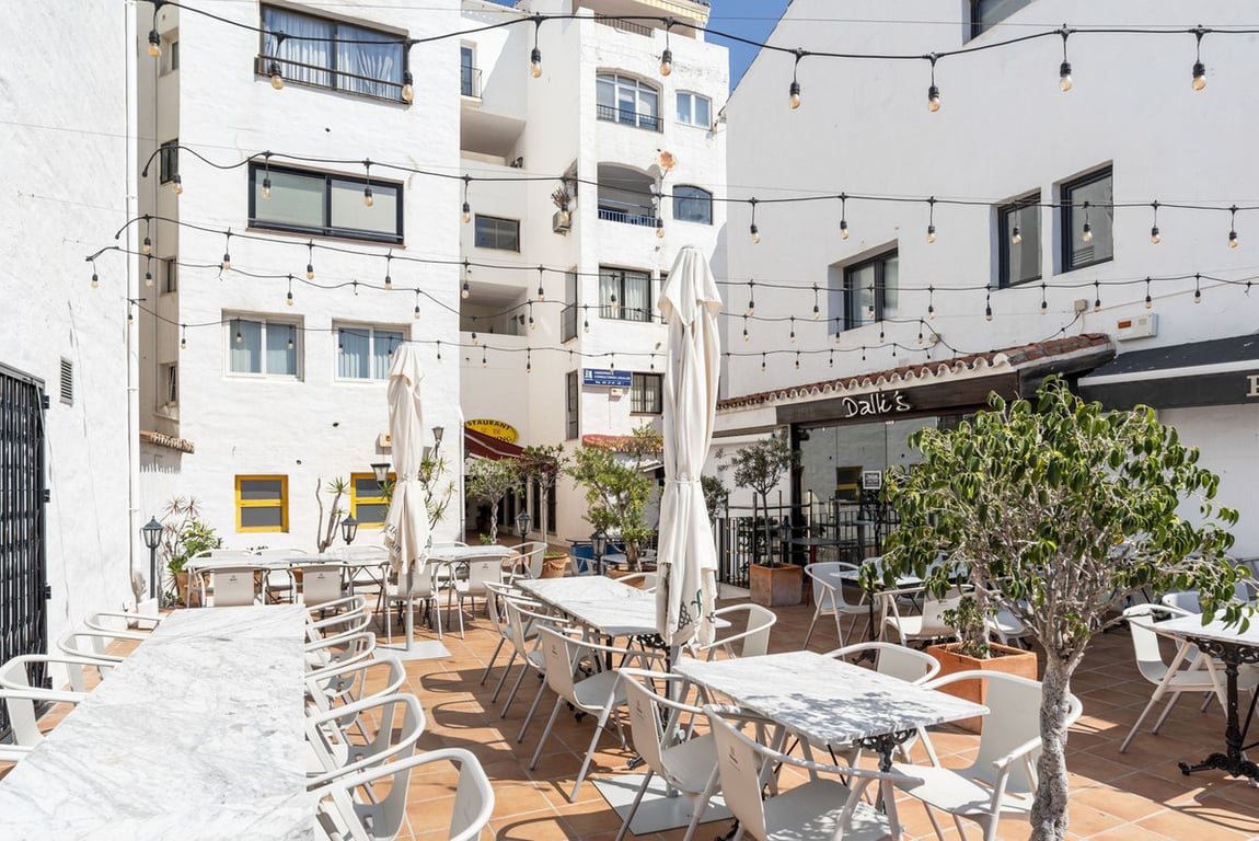 Apartment in Puerto Banus - Image 2