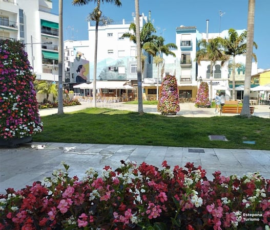 Apartment in Estepona - view 1