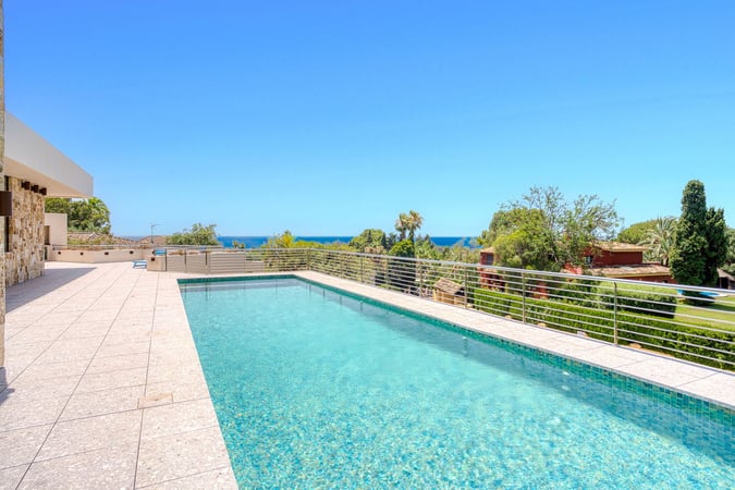 Villa in Elviria - view 1