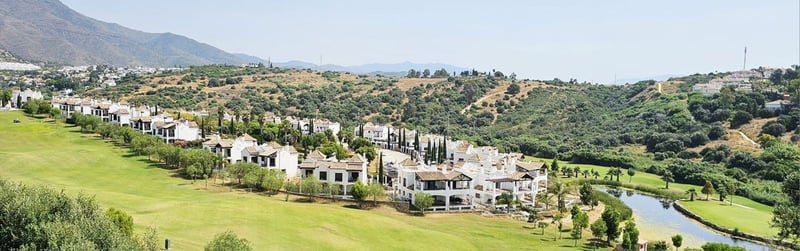 Villa in Estepona - view 1