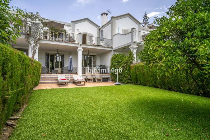 House in Nueva Andalucia - view 1