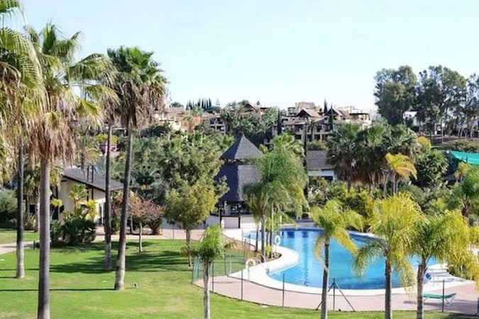 Apartment in Estepona - view 1