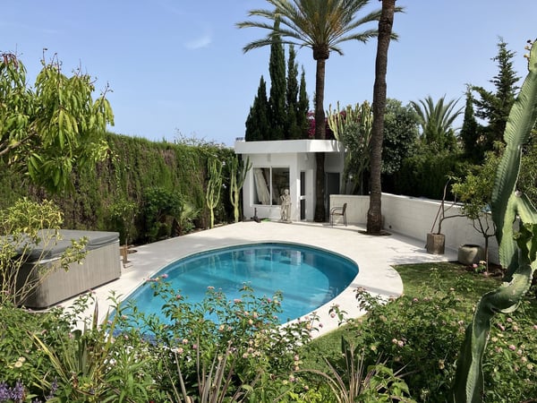 Villa in Puerto Banus - view 1