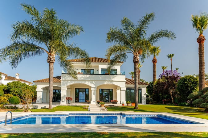 Villa in Sotogrande - view 1