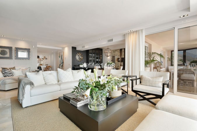 Apartment in Nueva Andalucia - view 1