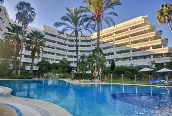 Apartment in Marbella - view 1