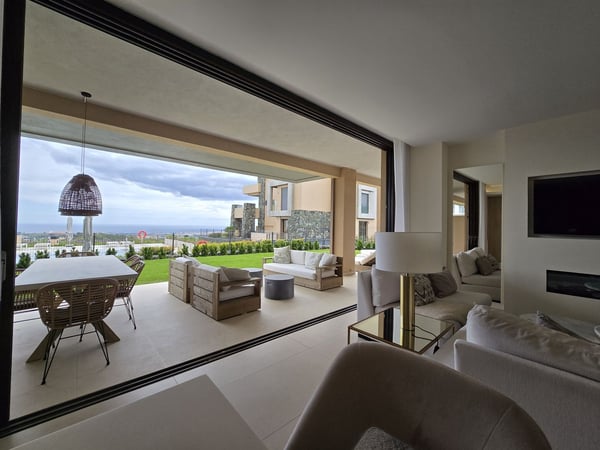 Apartment in Benahavis - view 1