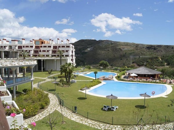 Apartment in Benahavis - view 1