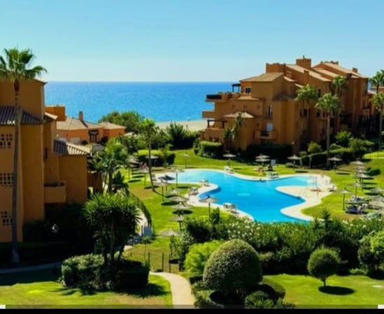 Apartment in La Duquesa - view 1