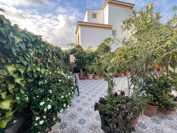House in Estepona - view 1