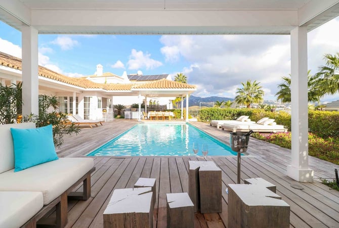 Villa in Benahavis - view 1