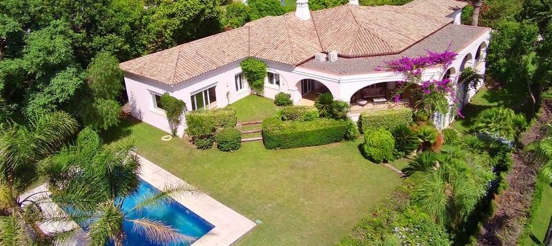 Villa in Sotogrande - view 1