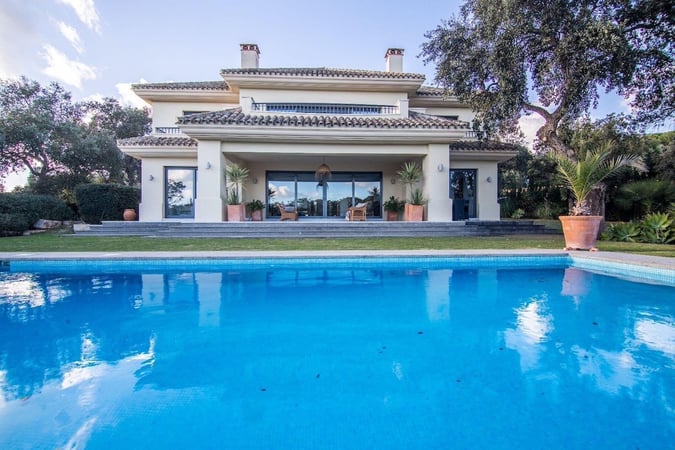 Villa in Sotogrande - view 1