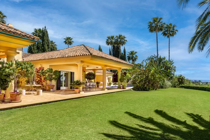 Villa in Sotogrande - view 1