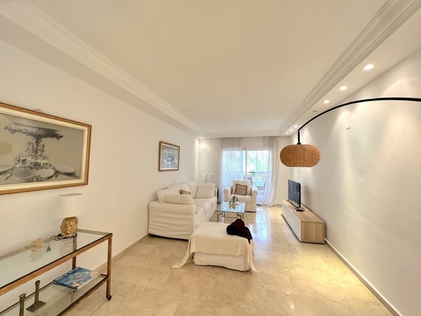 Apartment in Puerto Banus - view 1