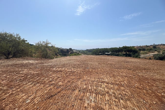 Land in Estepona - view 1