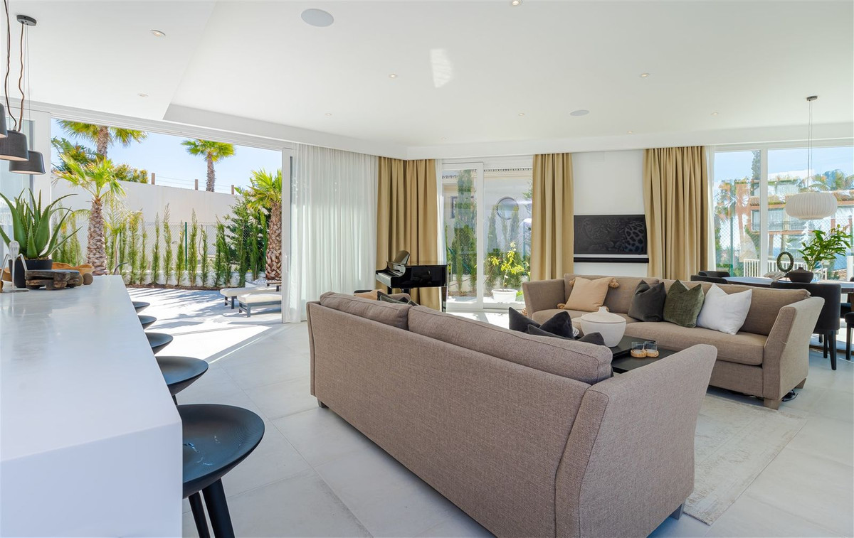 Villa in Malaga - Image 3