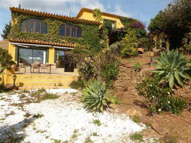 Villa in Estepona - Image 2