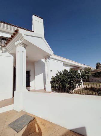 Villa in San Pedro de Alcantara - view 1