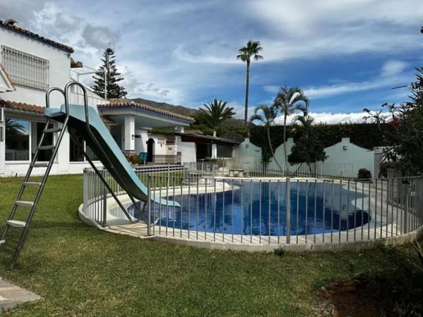 Villa in Marbella - view 1
