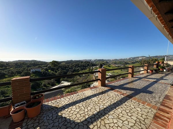 Villa in Calla de Mijas - view 1