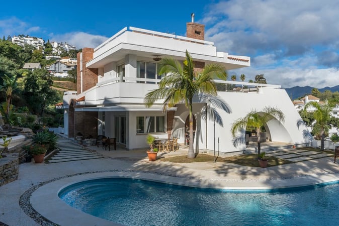 Villa in La Mairena - view 1