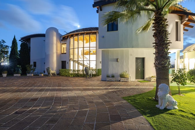 Villa in Malaga - view 1