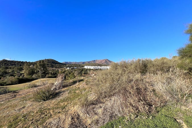 Land in Estepona - view 1