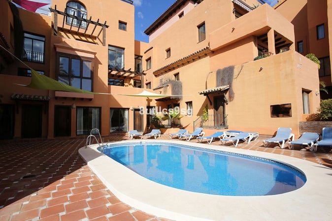 Apartment in Estepona - view 1