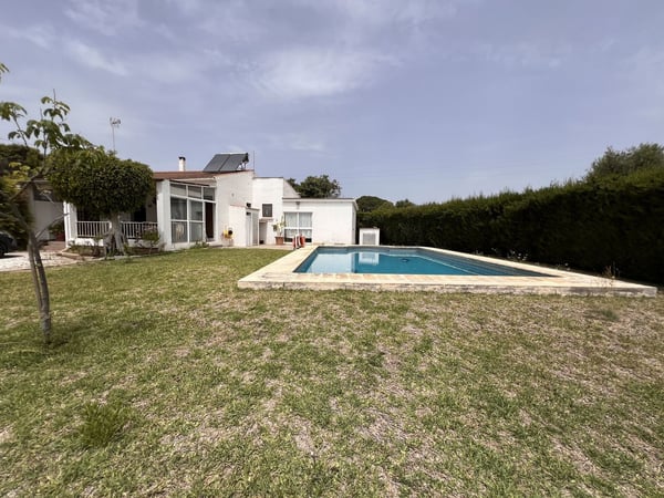 Villa in Estepona - view 1