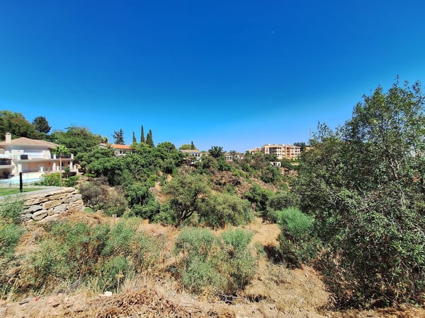 Land in Elviria - view 1