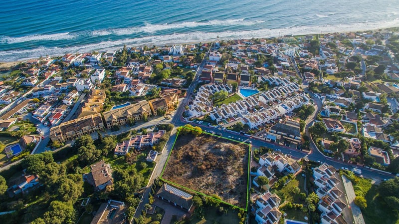 Land in Marbella Del Este - view 1