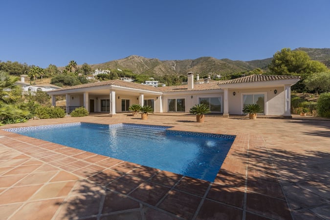 Villa in Mijas Costa - view 1