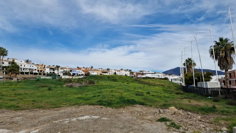 Land in Estepona - view 1