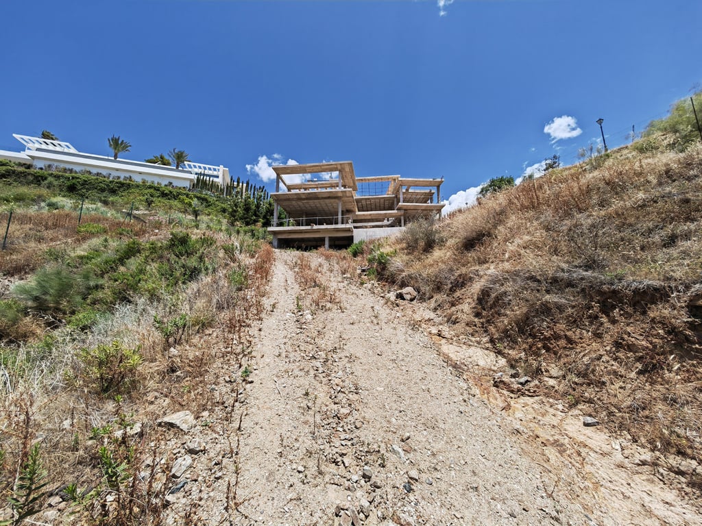 Land in Benahavis - Image 4