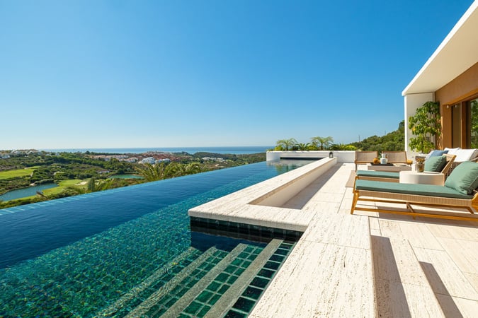 Villa in Casares - view 1