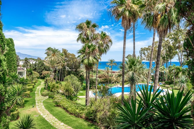 House in Guadalmansa - view 1