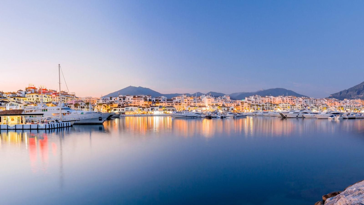 Land in Puerto Banus