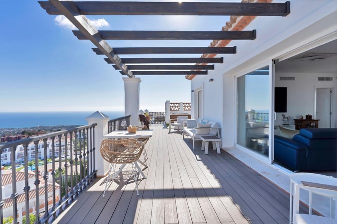 Penthouse in Sitio de Calahonda - view 1