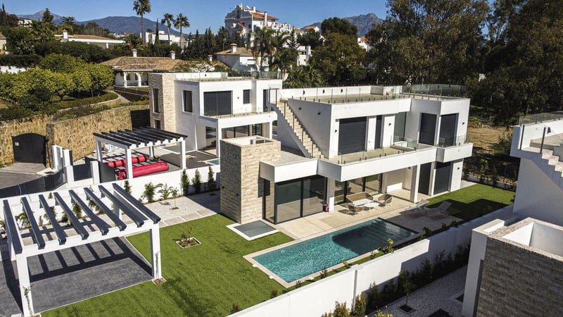 Villa in La Atalaya - view 1