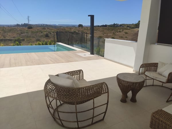 Villa in Estepona - view 1