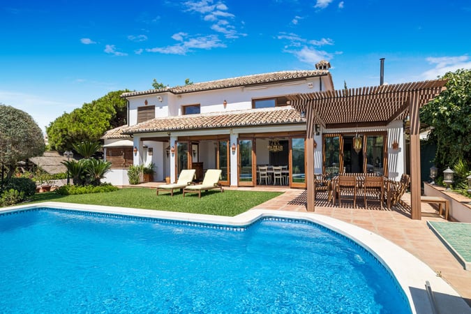 Villa in Marbella Del Este - view 1