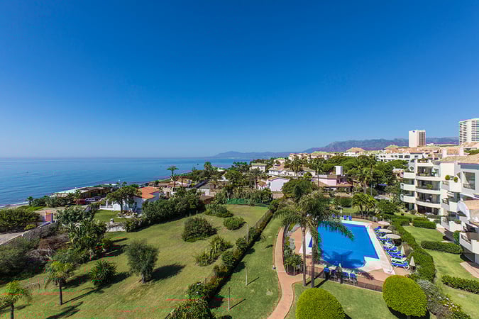 Penthouse in Elviria - view 1