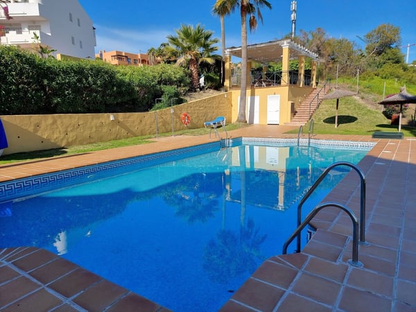 Apartment in Estepona - view 1