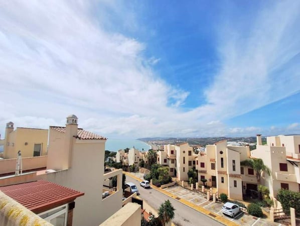 Apartment in Casares - view 1