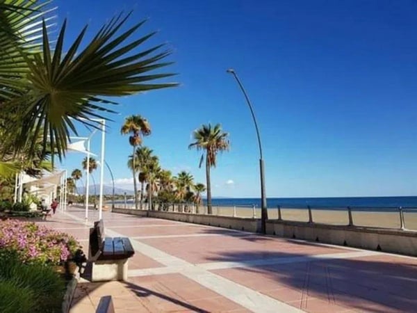 Apartment in Estepona - view 1