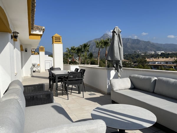 Penthouse in Nueva Andalucia - view 1