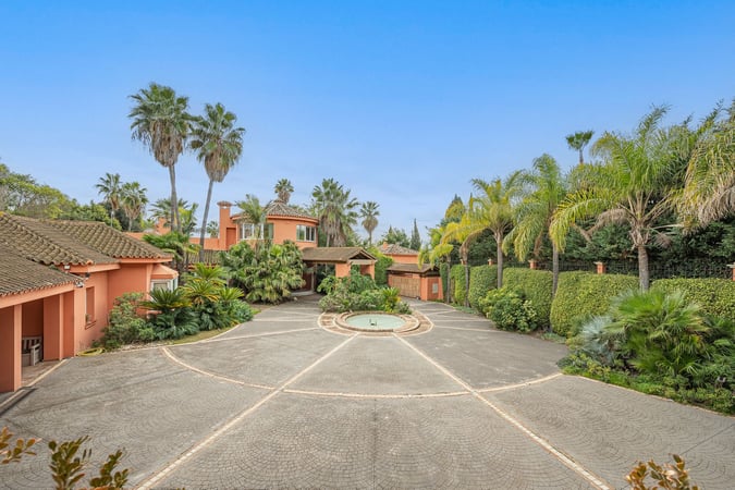 Villa in Malaga - view 1