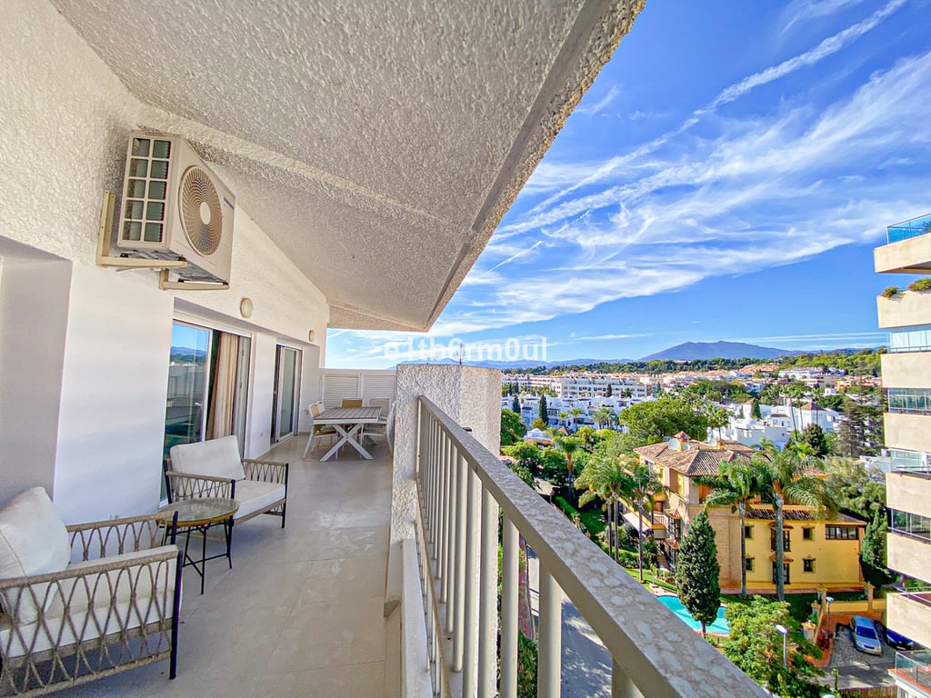 Penthouse in Malaga - Image 3
