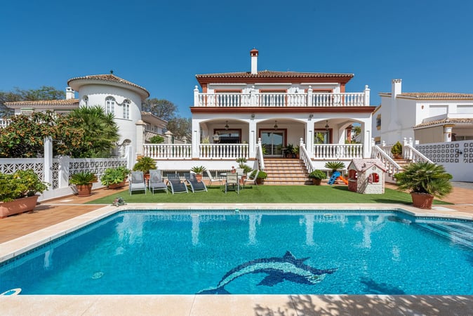 Villa in San Pedro de Alcantara - view 1